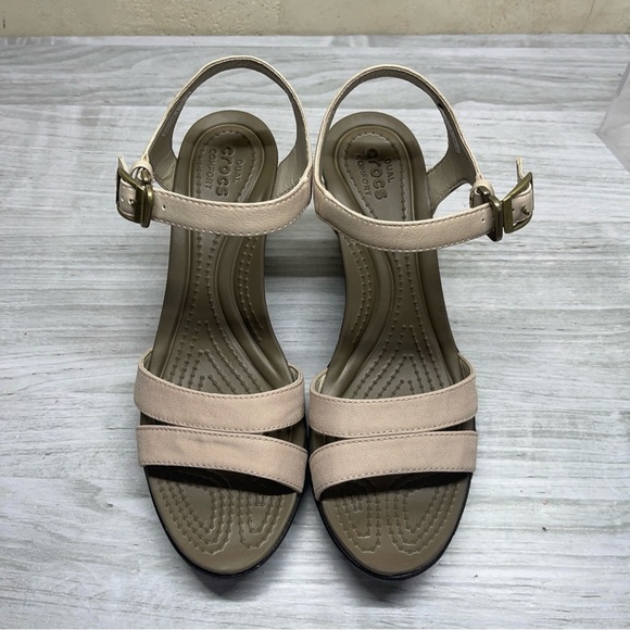 CROCS Leigh Beige Canvas Leather Ankle Strap Wedge Comfort Sandals Womens size 8 - Picture 5 of 14
